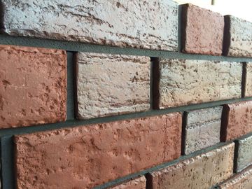 3 matériaux de construction perforés tournés par trous de briques d'argile de couleur